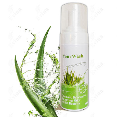 Nettoyer les femmes en mousse de Yoni Hygiène Intime lavage vaginal avec des herbes naturelles Ingrédients