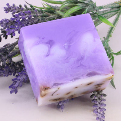 Le savon vaginal clair Yoni Rose est la solution ultime pour le nettoyage et la santé du vagin.